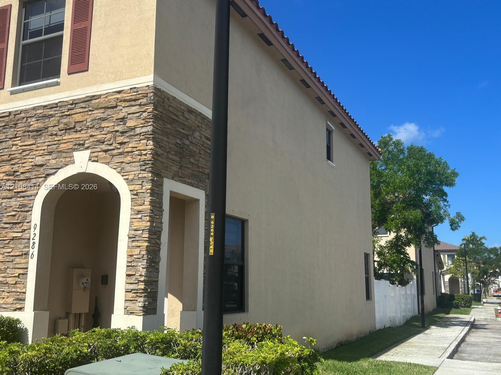 9286 W 33rd Ln, Hialeah FL 33018 photo 3