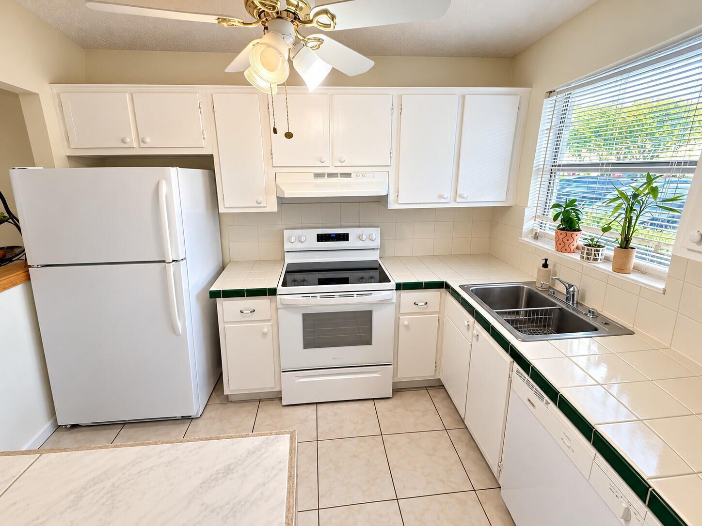 8345 SUNRISE LAKES Boulevard # 109, Sunrise FL 33322 photo 3