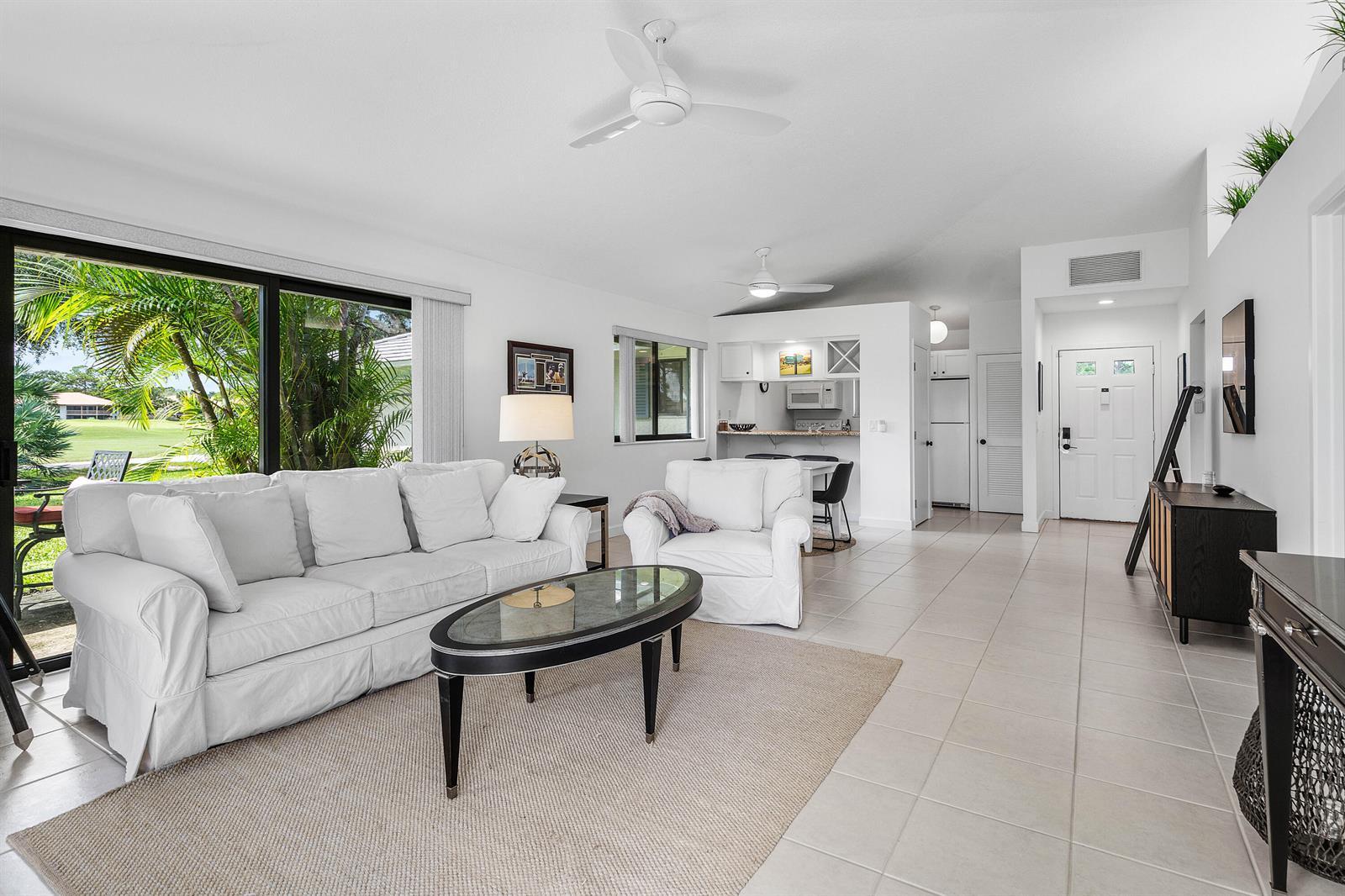 526 Club Drive, Palm Beach Gardens FL 33418 photo 4