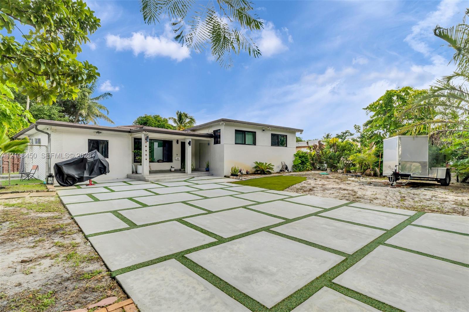 15015 NE 7th Ct, Miami FL 33161 photo 2