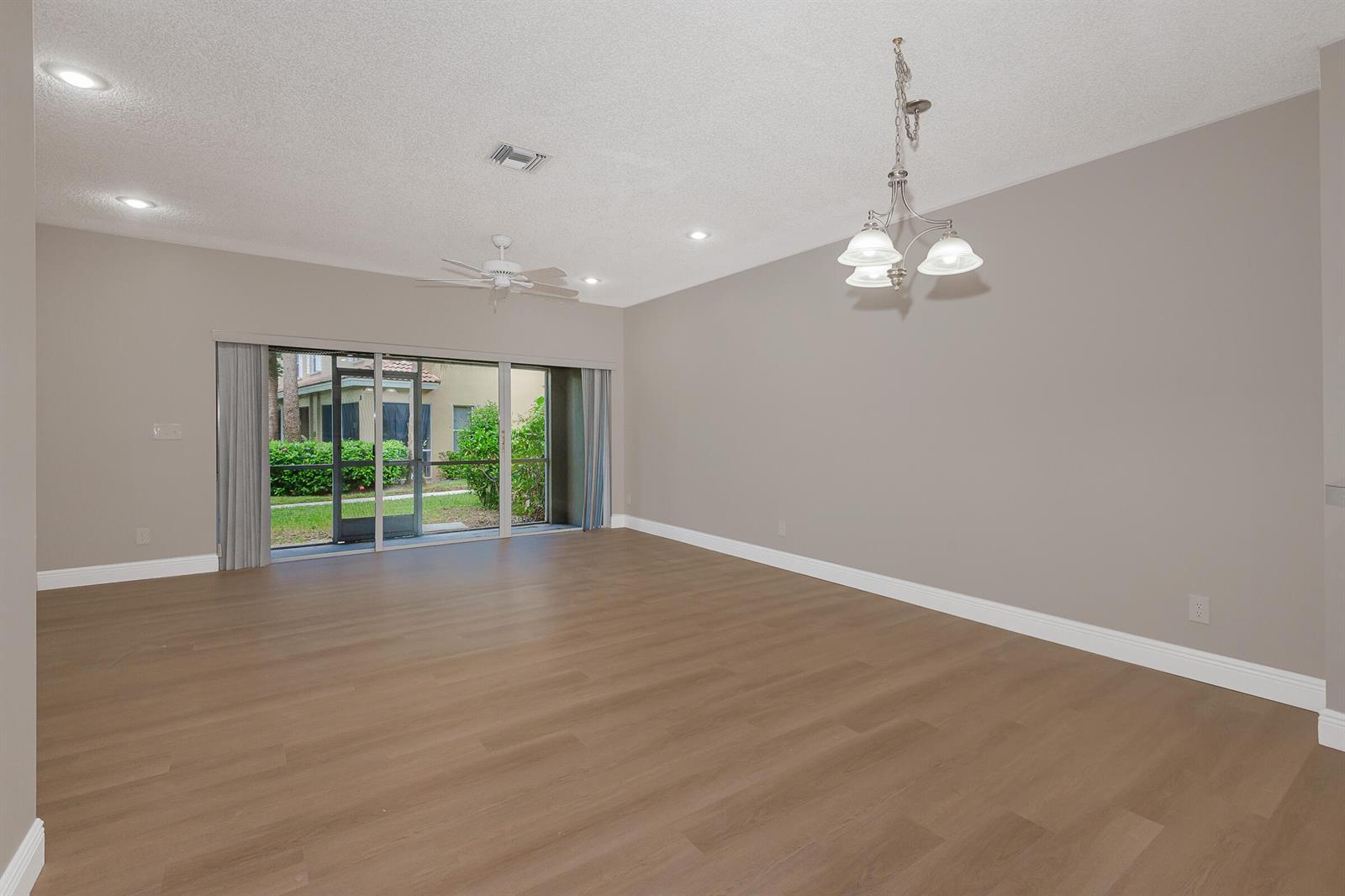 204 SW 120TH Avenue # 204, Pembroke Pines FL 33025 photo 3
