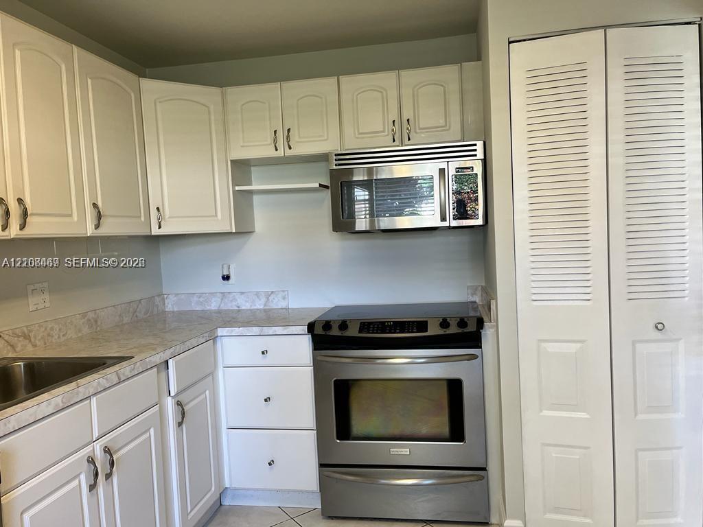 21362 Juego Cir # 33E, Boca Raton FL 33433 photo 5