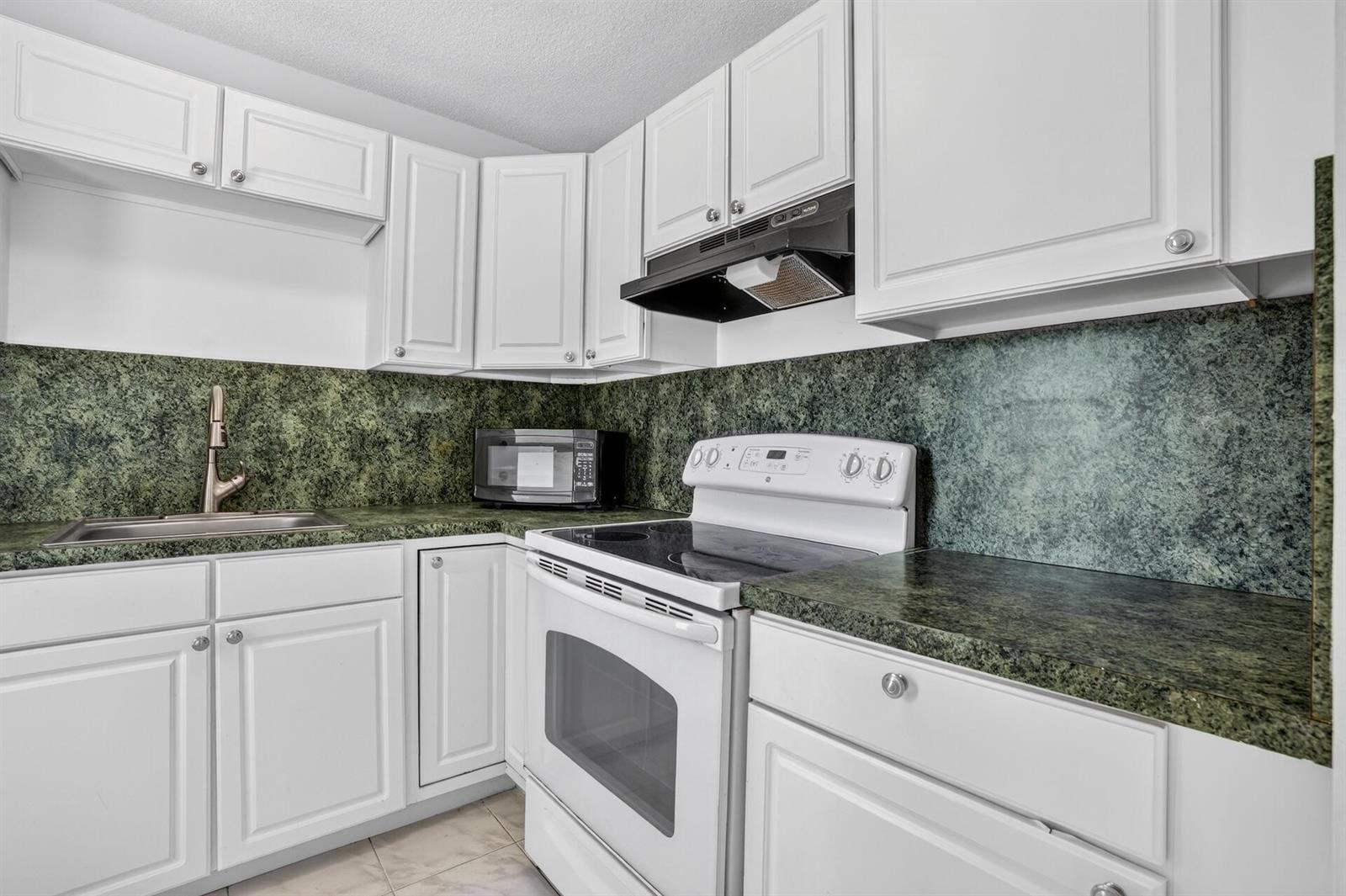 2555 NE 11TH Street # 404, Fort Lauderdale FL 33304 photo 5