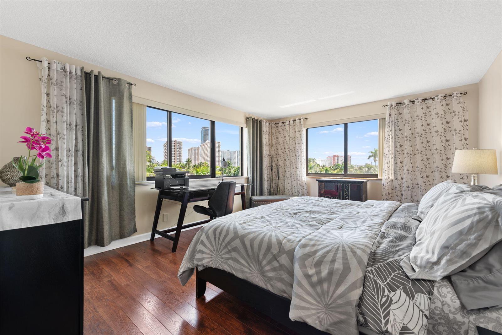 301 GOLDEN ISLES Drive # 401, Hallandale Beach FL 33009