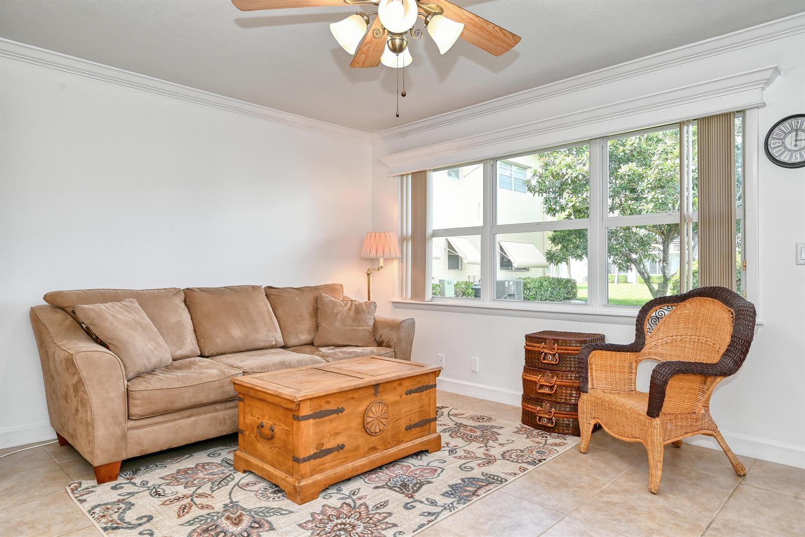 102 COVENTRY E, West Palm Beach FL 33417 photo 3