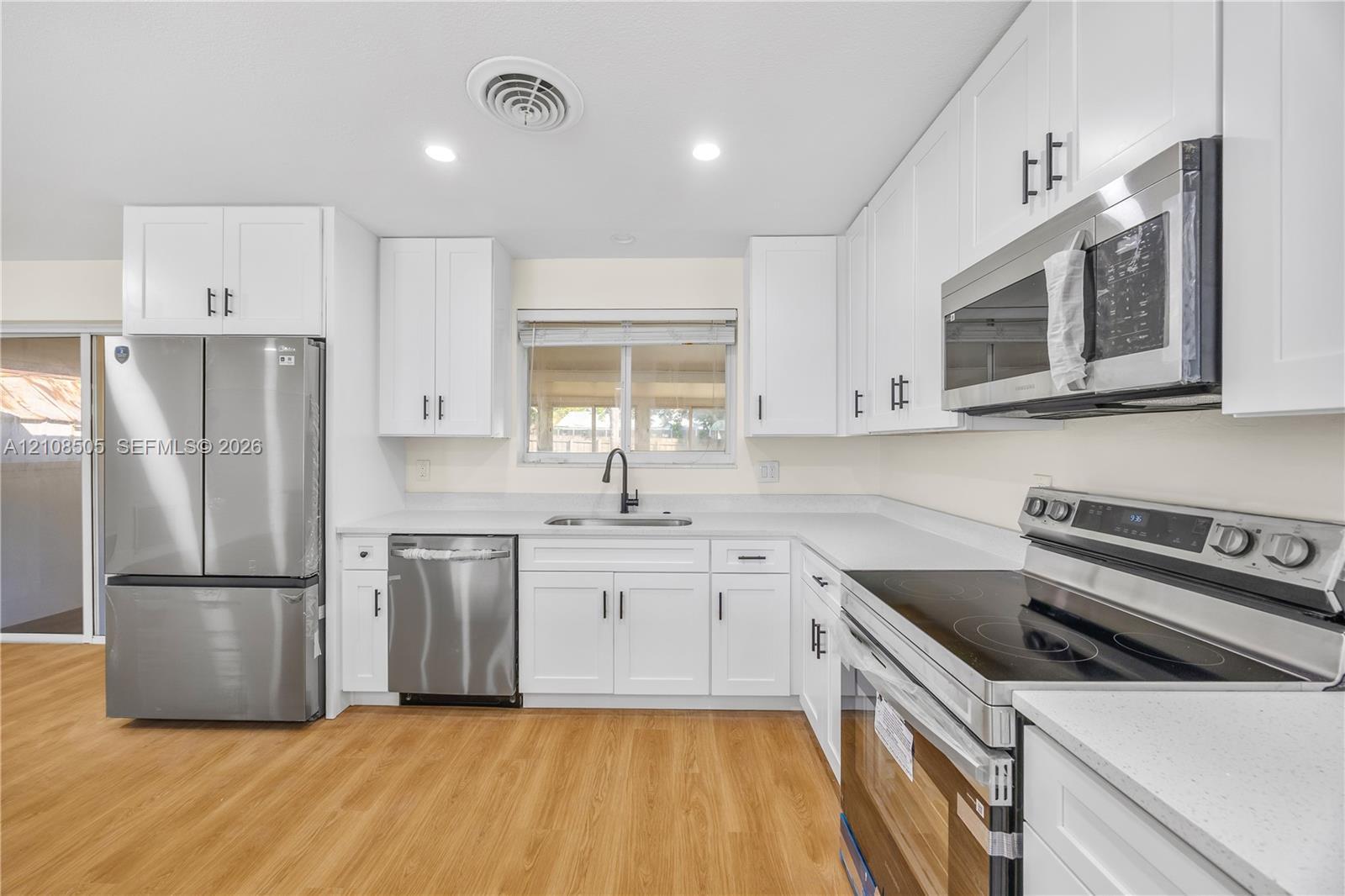227 SW 13th Ave, Boynton Beach FL 33435 photo 2