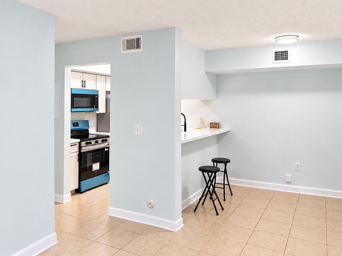 18286 MEDITERRANEAN Boulevard # 202, Hialeah FL 33015 photo 4