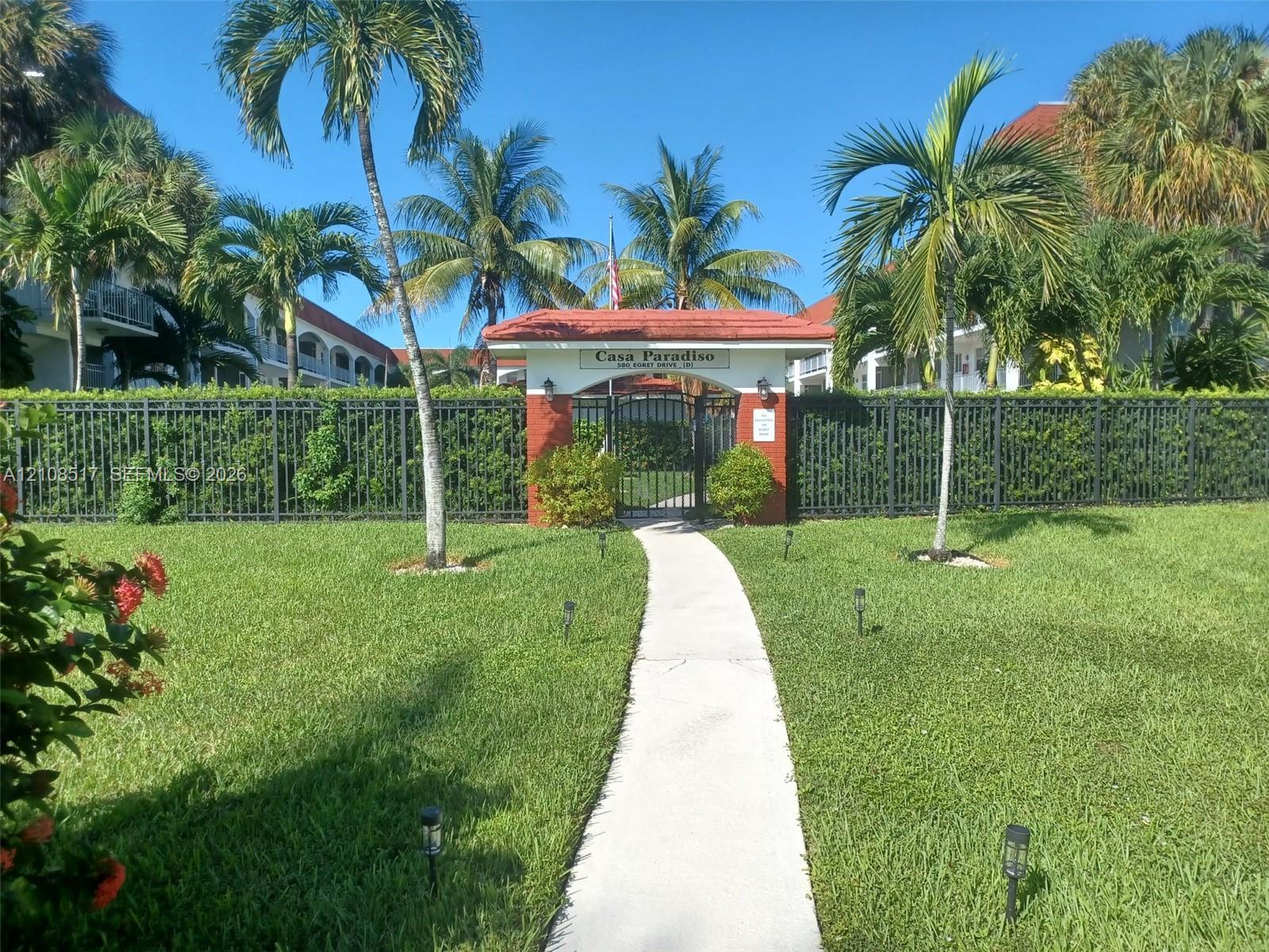 541 Blue Heron Dr # 204, Hallandale Beach FL 33009