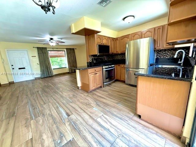1124 NE 7th St, Hallandale Beach FL 33009 photo 3