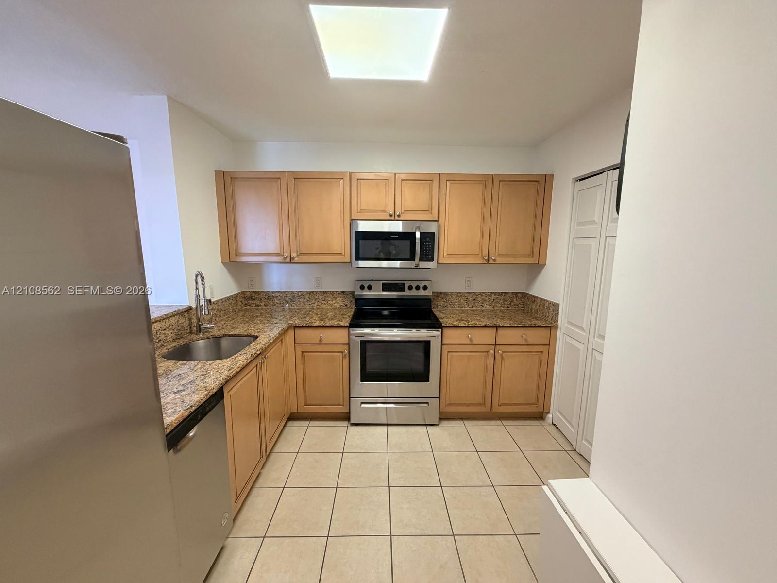 529 E Sheridan St # 305, Dania Beach FL 33004 photo 4