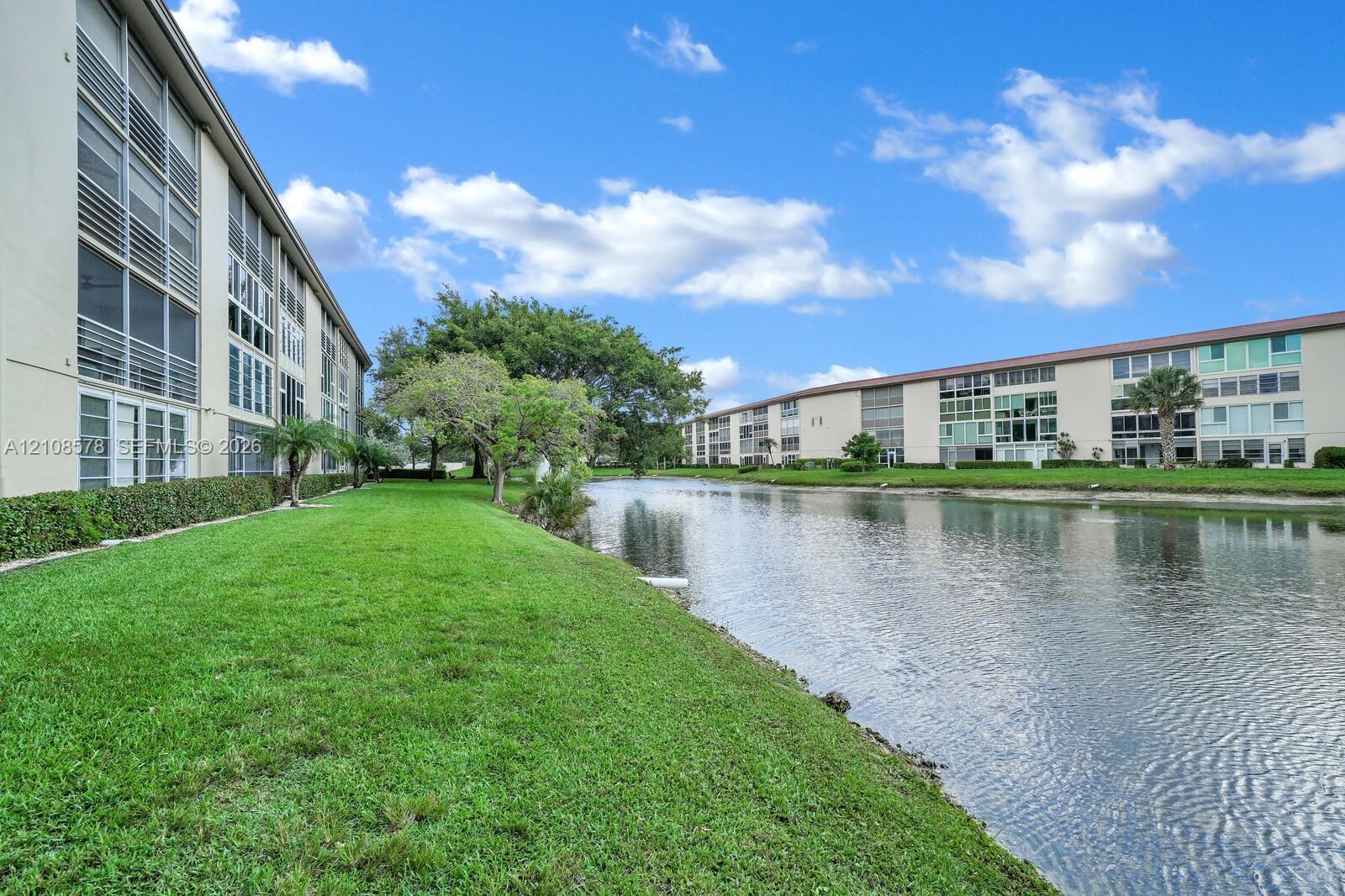 3005 Portofino Isle # N2, Coconut Creek FL 33066 photo 2