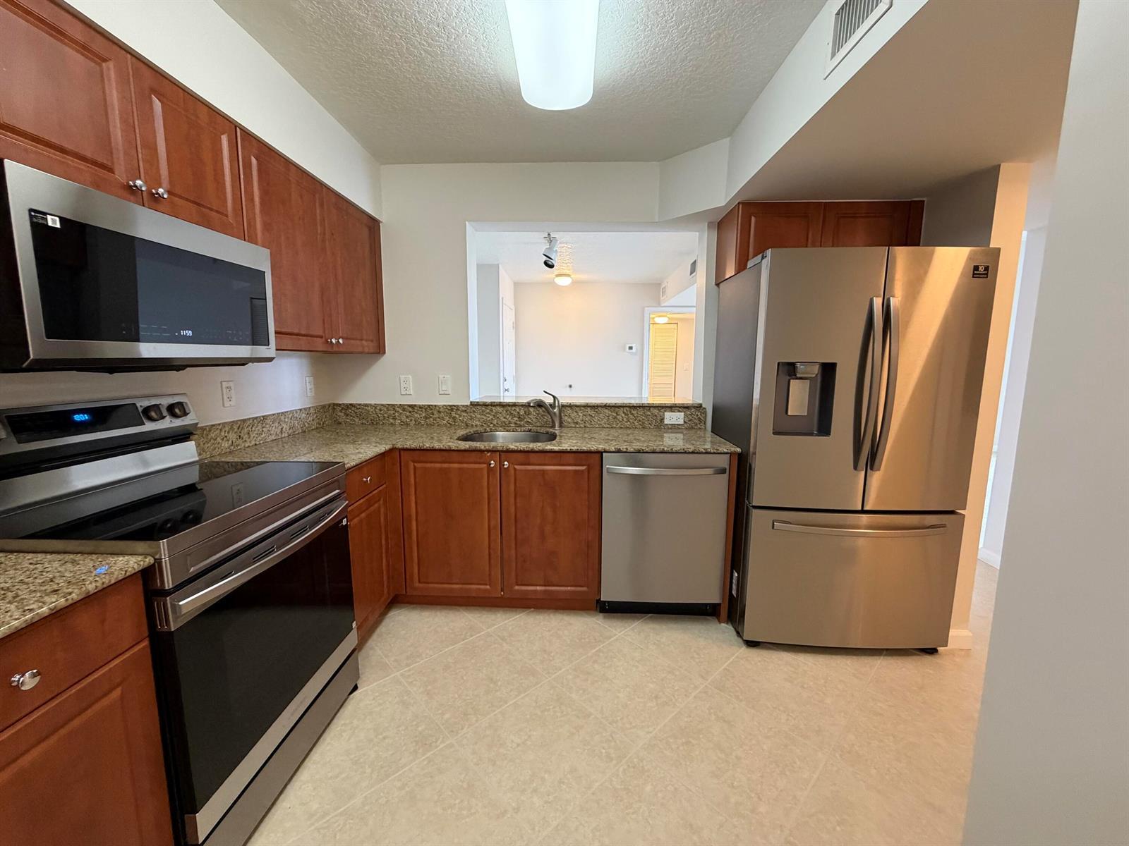 519 E Sheridan Street #307 Street # 3072, Dania Beach FL 33004 photo 5