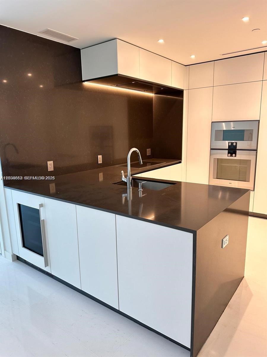 300 Biscayne Boulevard # 2709W, Miami FL 33131 photo 5
