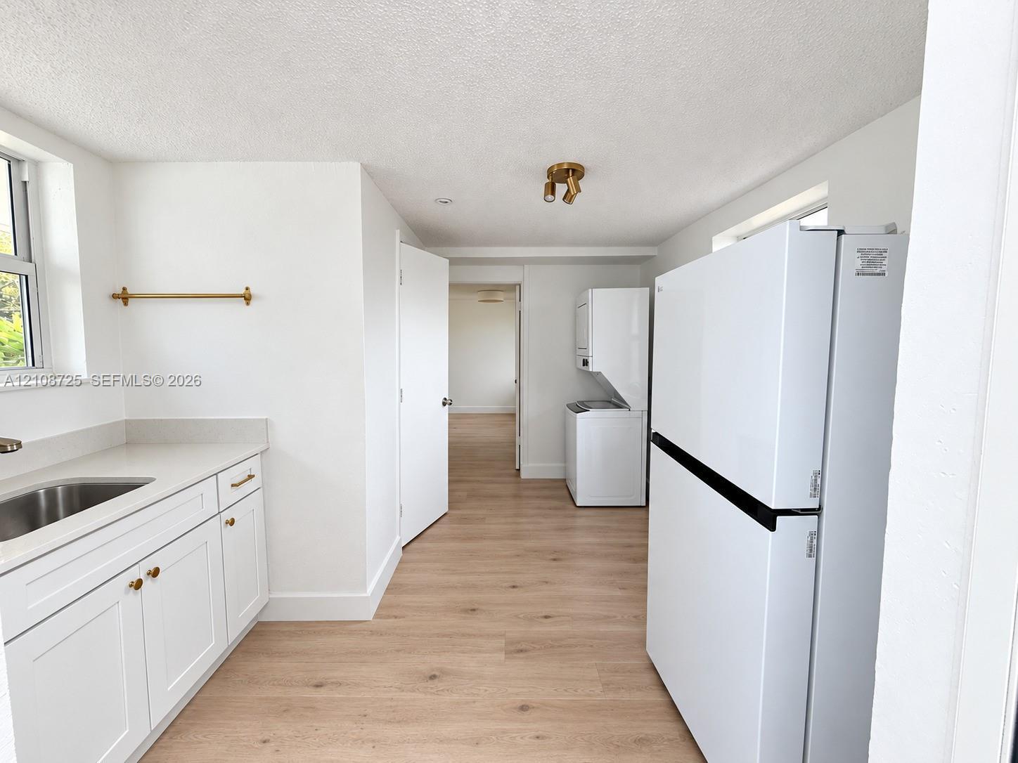 6561 SW 32nd St, Miami FL 33155 photo 2