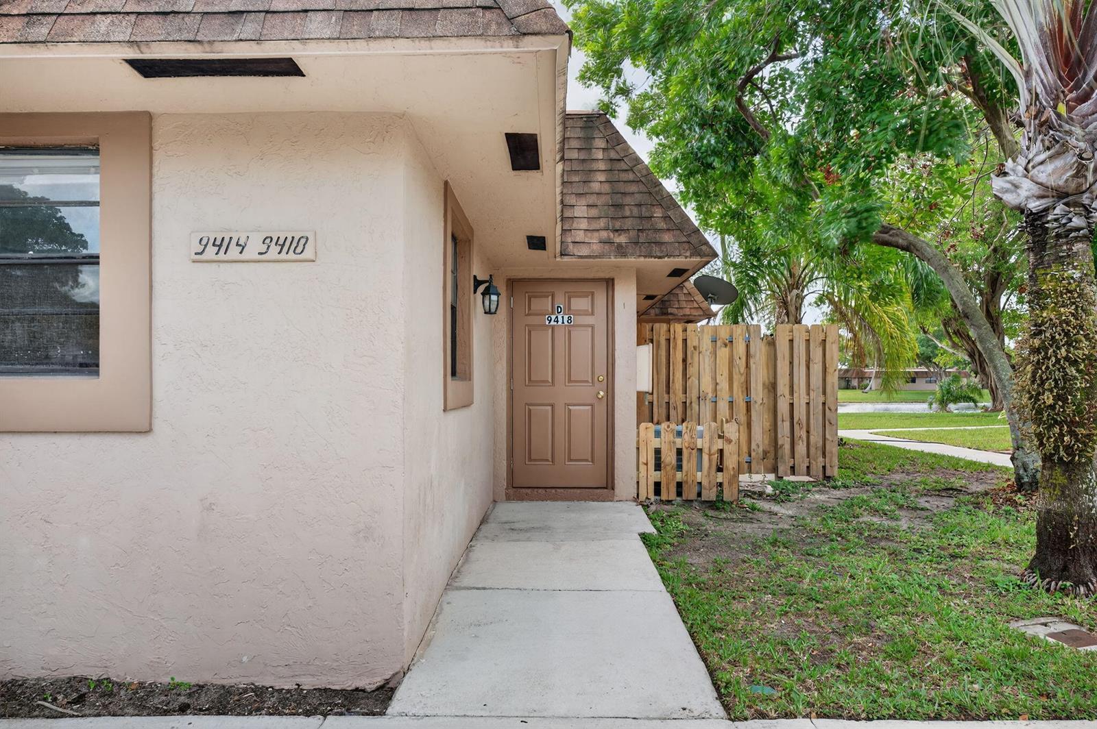 9425 NW 49th Court, Sunrise FL 33351 photo 2