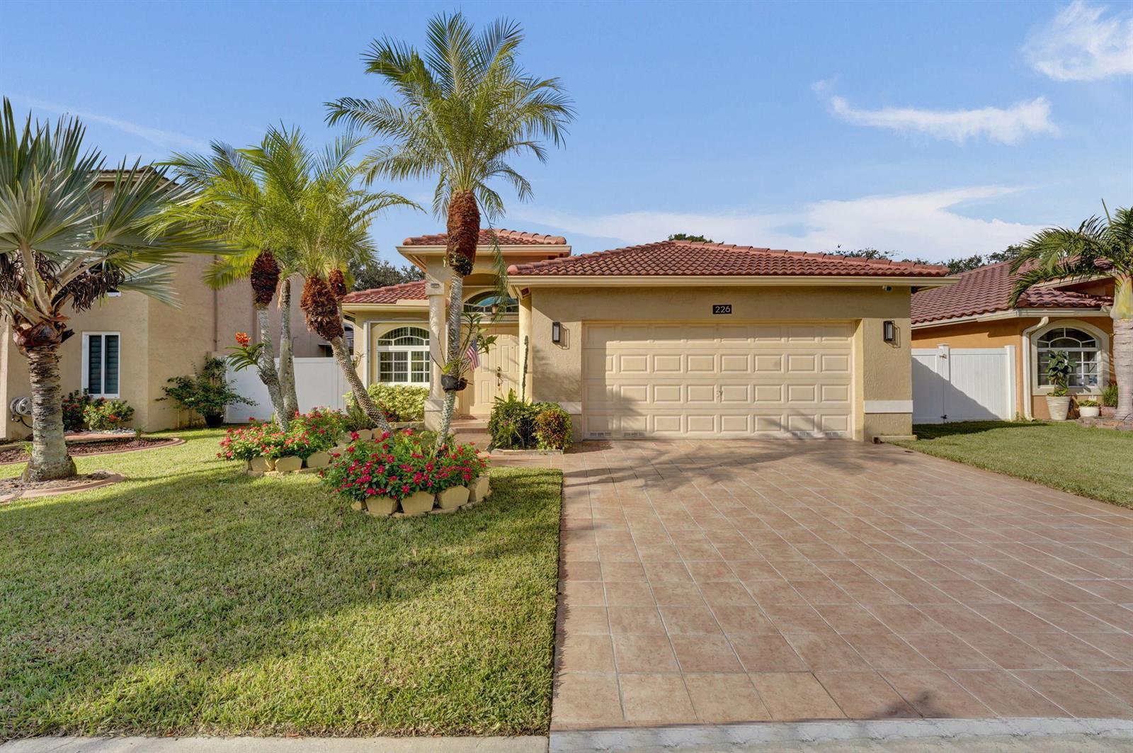 226 SW 206TH Avenue, Pembroke Pines FL 33029 photo 2