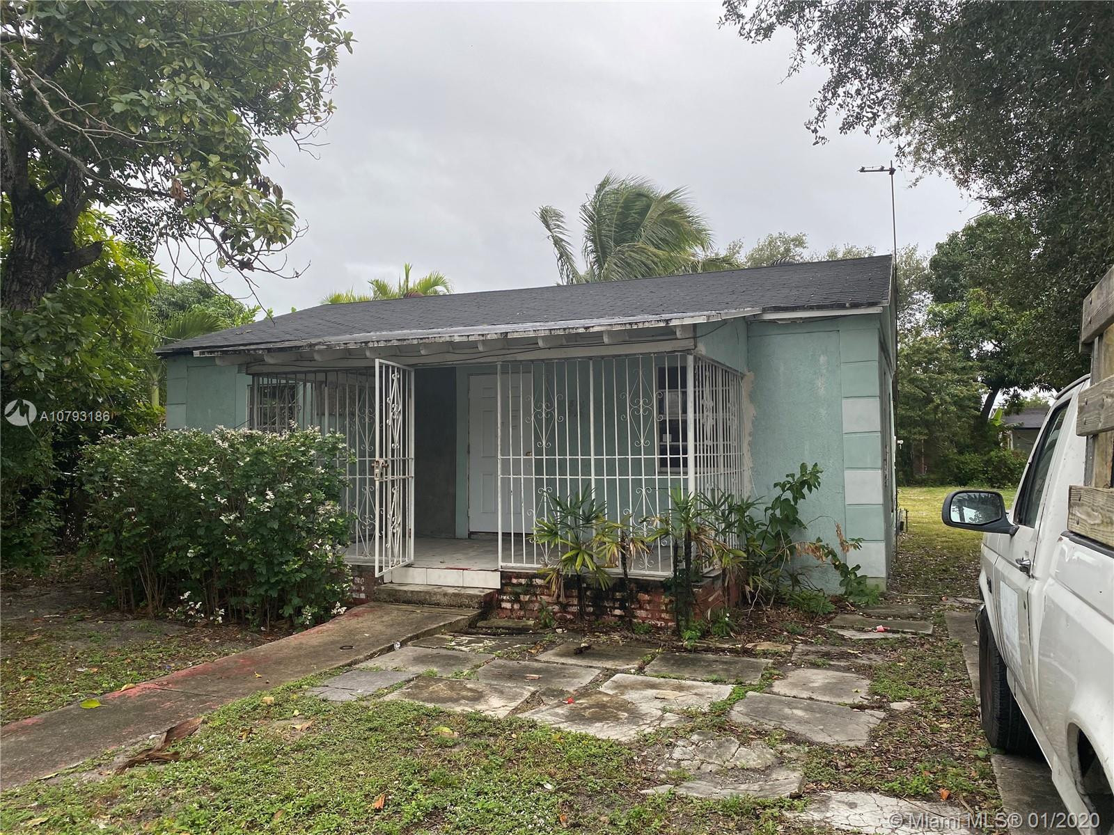 846 NW 111th St, Miami FL 33168