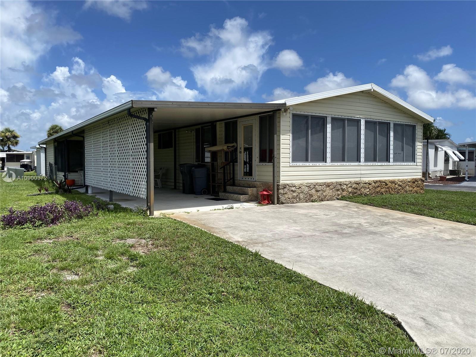 6829 N 41st Dr N, Riviera Beach FL 33404