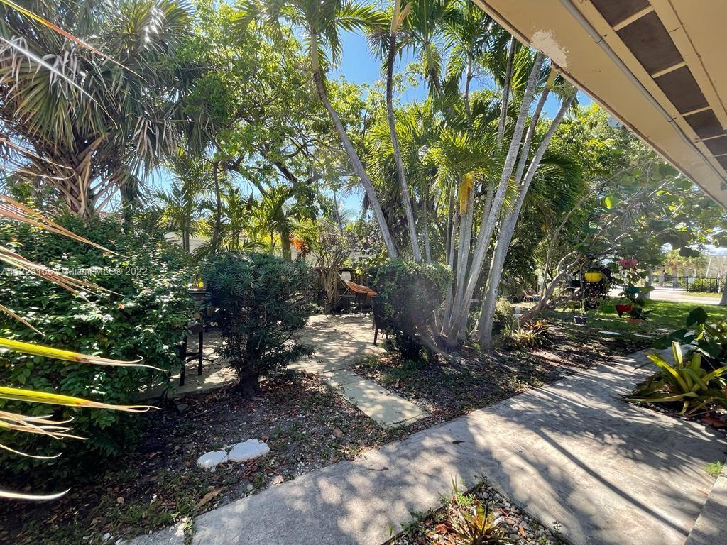 1685 NE 124th St, North Miami FL 33181