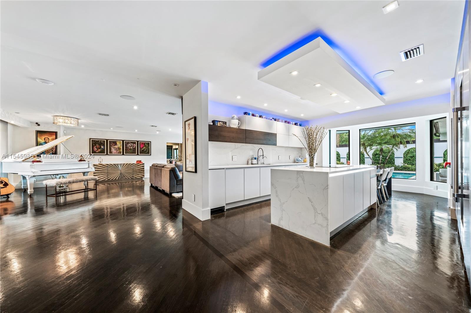 5820 Palm Tree Rd, Plantation FL 33317