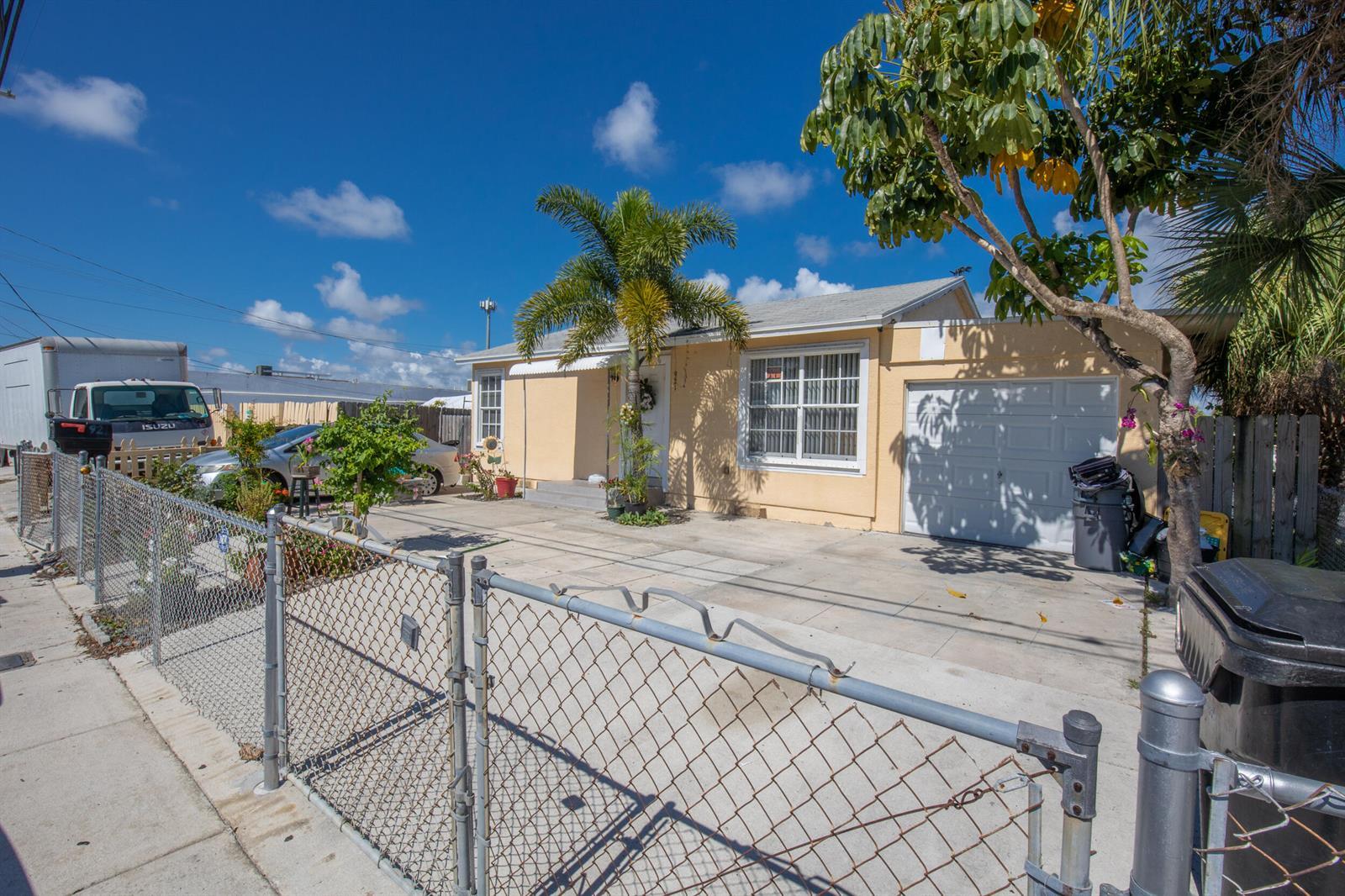 922 S Dixie Street, FL 33460