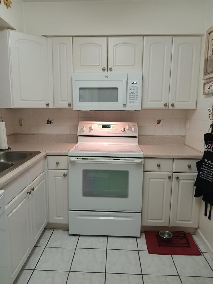 7320 Lake Circle Drive # 407, Margate FL 33063
