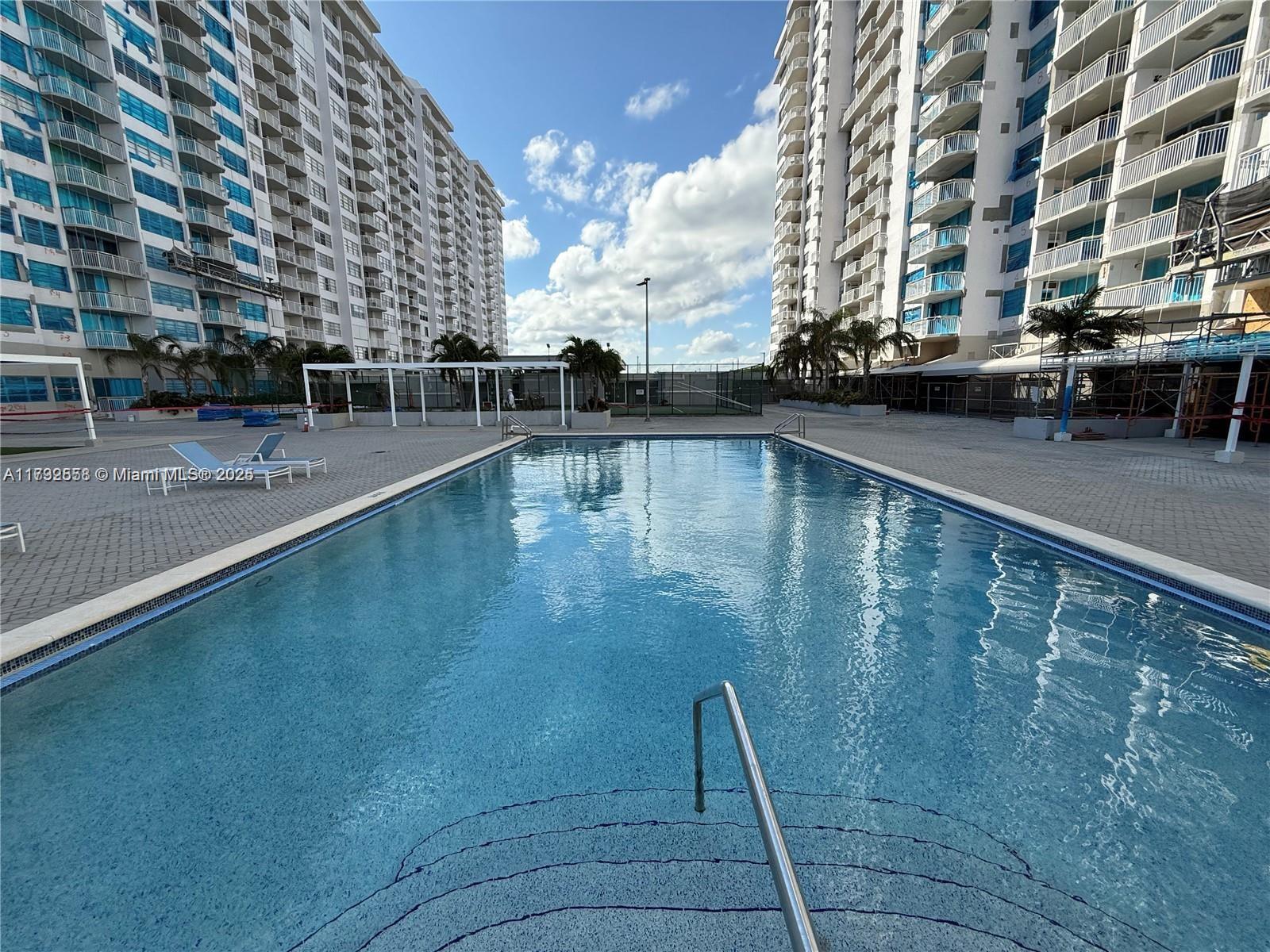 18031 Biscayne Blvd, Aventura FL 33160
