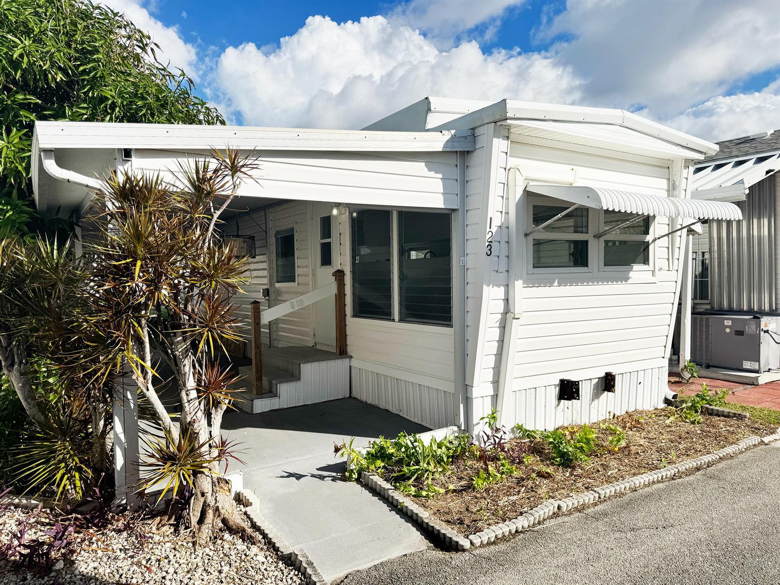 23 Hibiscus Drive # I, Briny Breezes FL 33435
