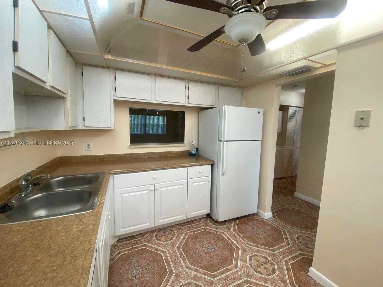 6890 Royal Palm Blvd # 305H, Margate FL 33063