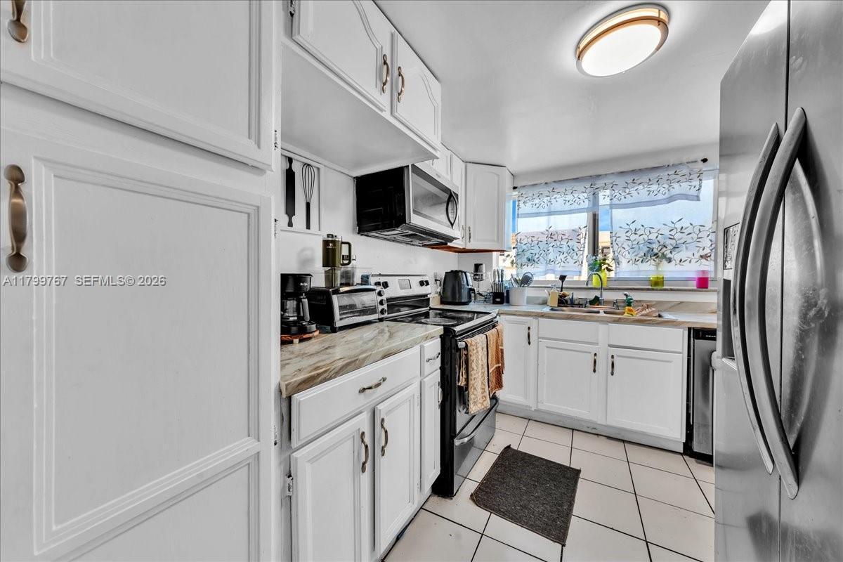 2451 NW 41st Ave # 304, Lauderhill FL 33313
