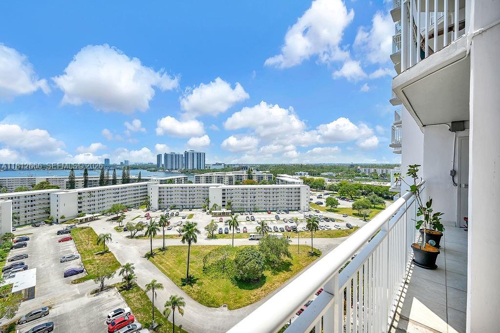 18041 Biscayne Blvd # 1201, Aventura FL 33160
