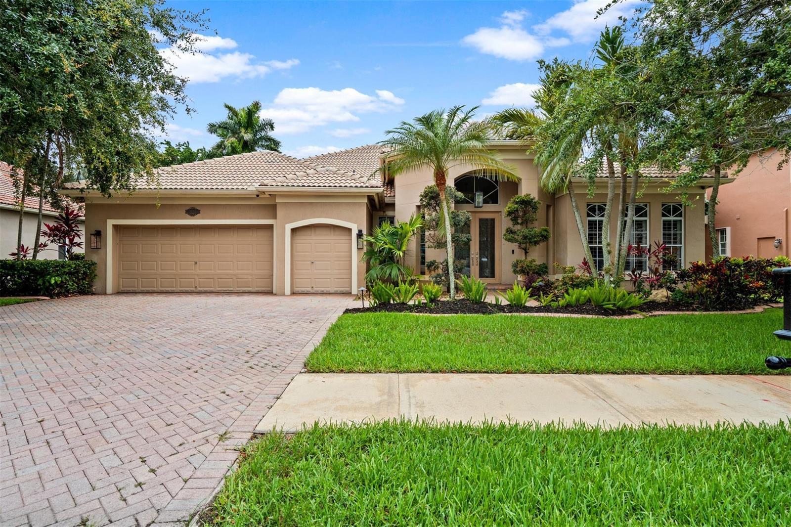 8284 S Lake Forest Drive, Davie FL 33328