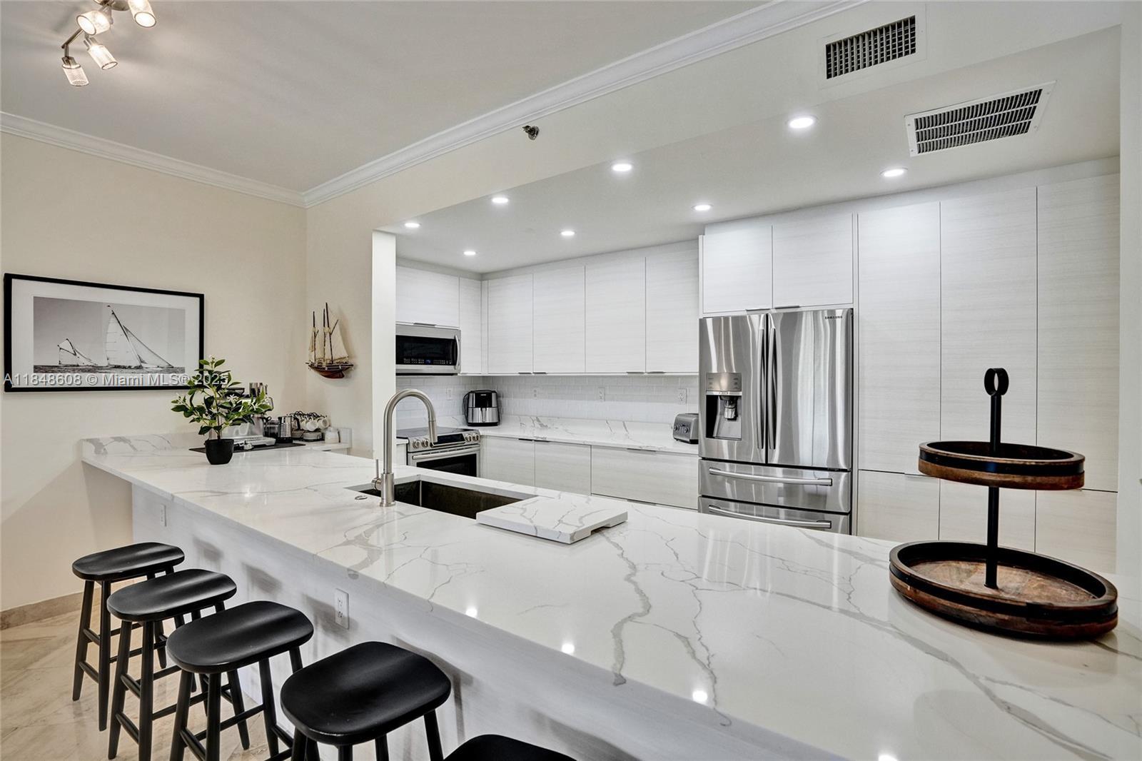 3700 Island Blvd # C206, Aventura FL 33160