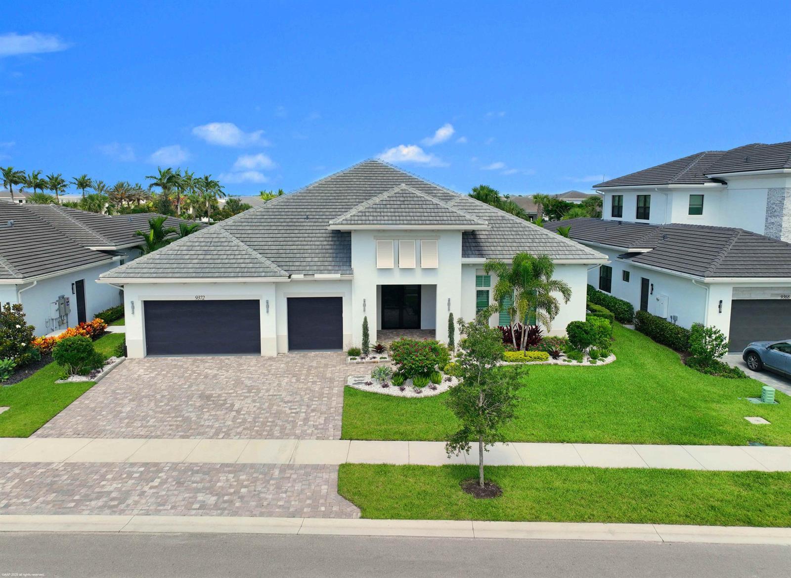 9372 Coral Isles Circle, Palm Beach Gardens FL 33412