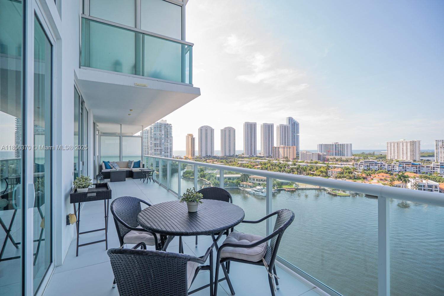 Sunny Isles Beach, FL