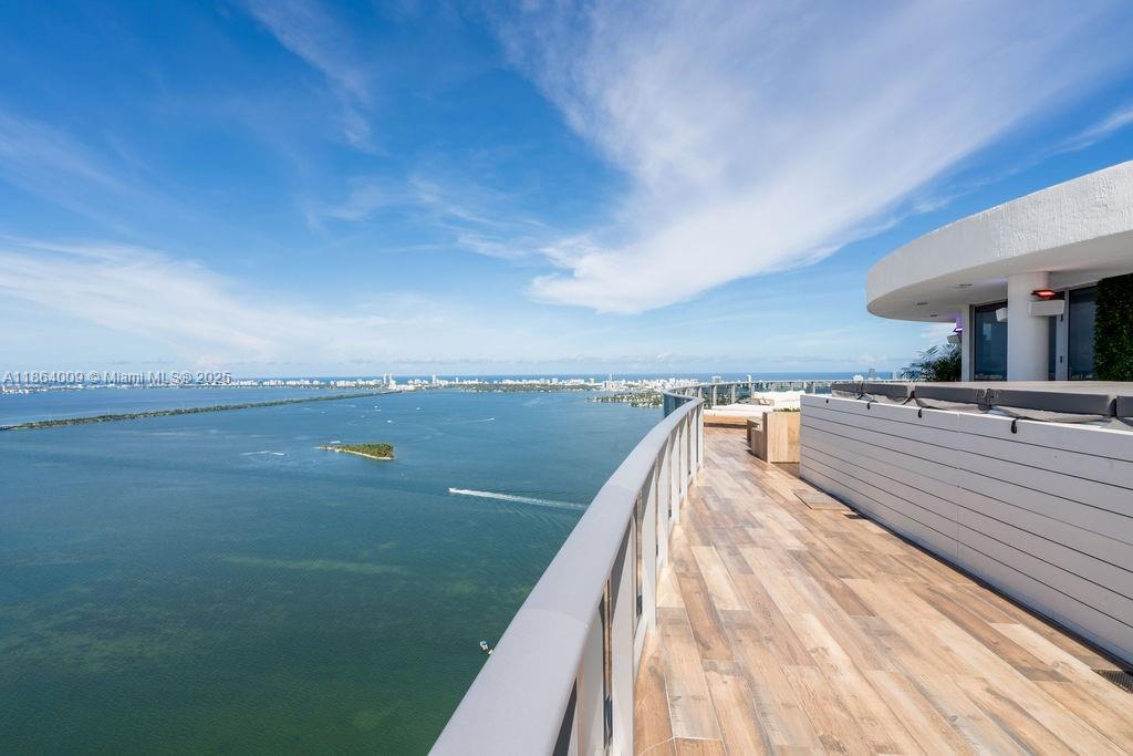 488 NE 18th St, Miami FL 33132