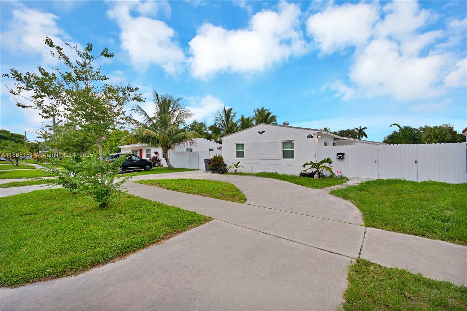 2615 Liberty St, Hollywood FL 33020
