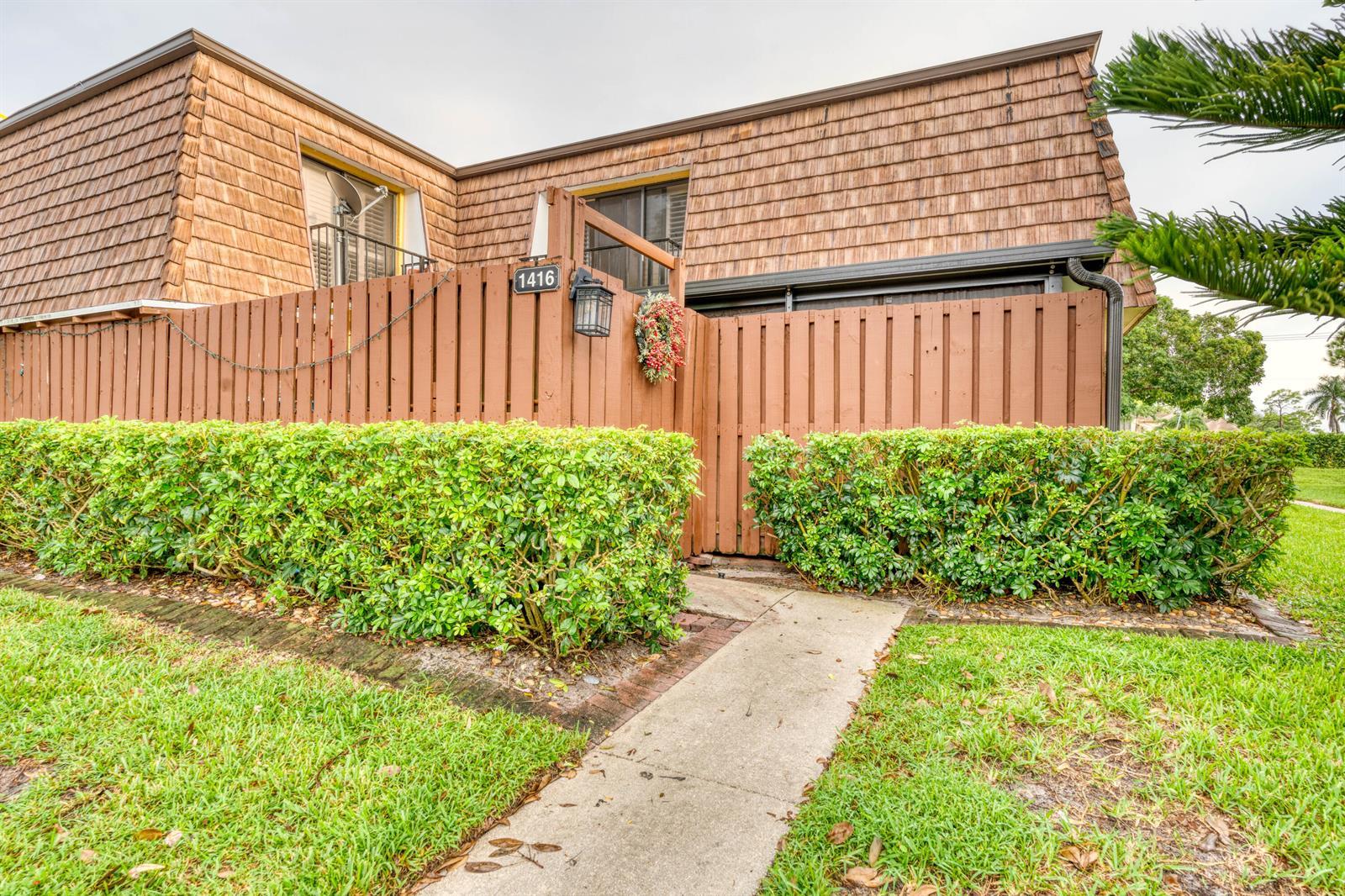 1416 14th Lane, FL 33463