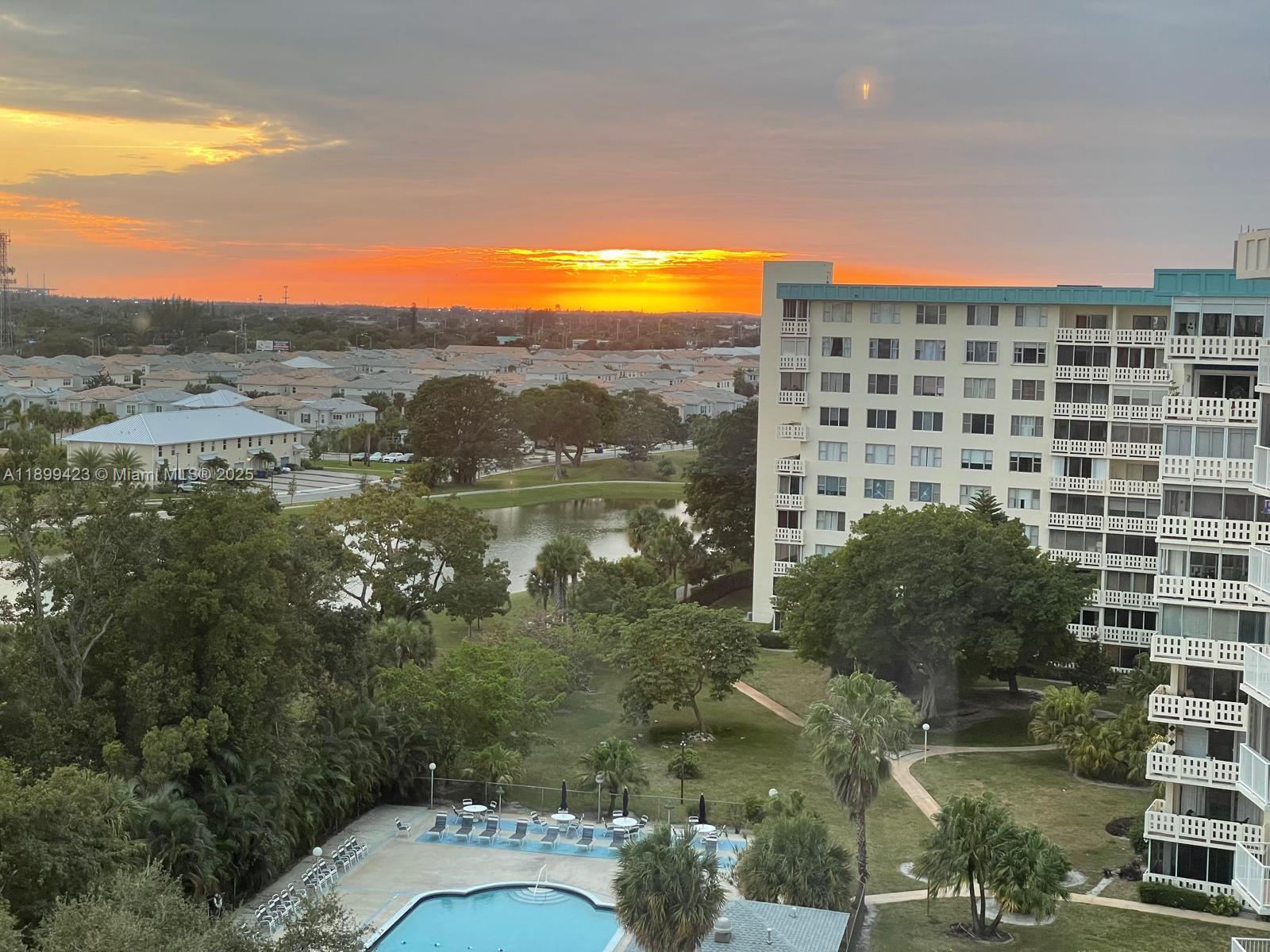 4200 Hillcrest Dr # 1015, Hollywood FL 33021