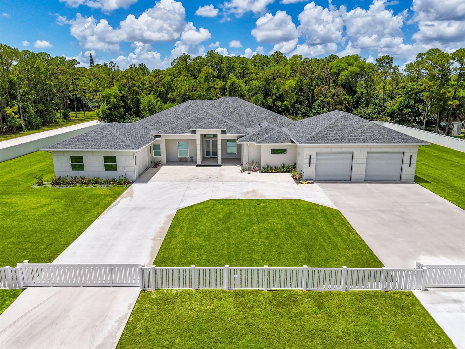 8425 Apache Boulevard, FL 33470