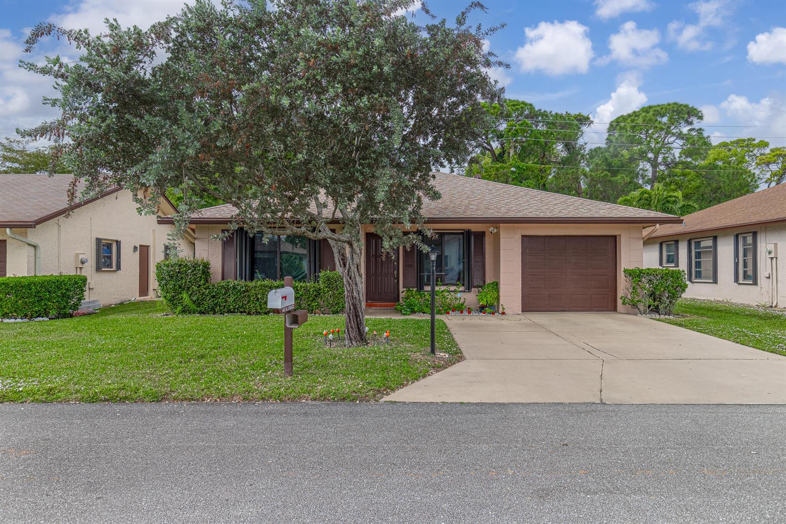 6335 Tall Cypress Circle, FL 33463