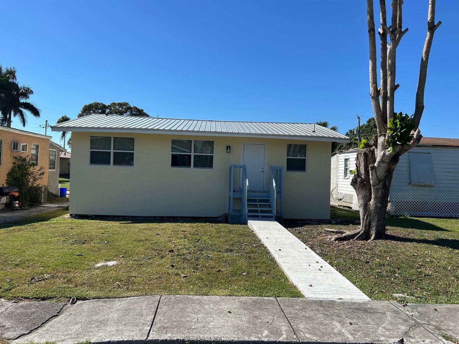 371 Banyan (MAIN HOUSE) Avenue, Pahokee FL 33476