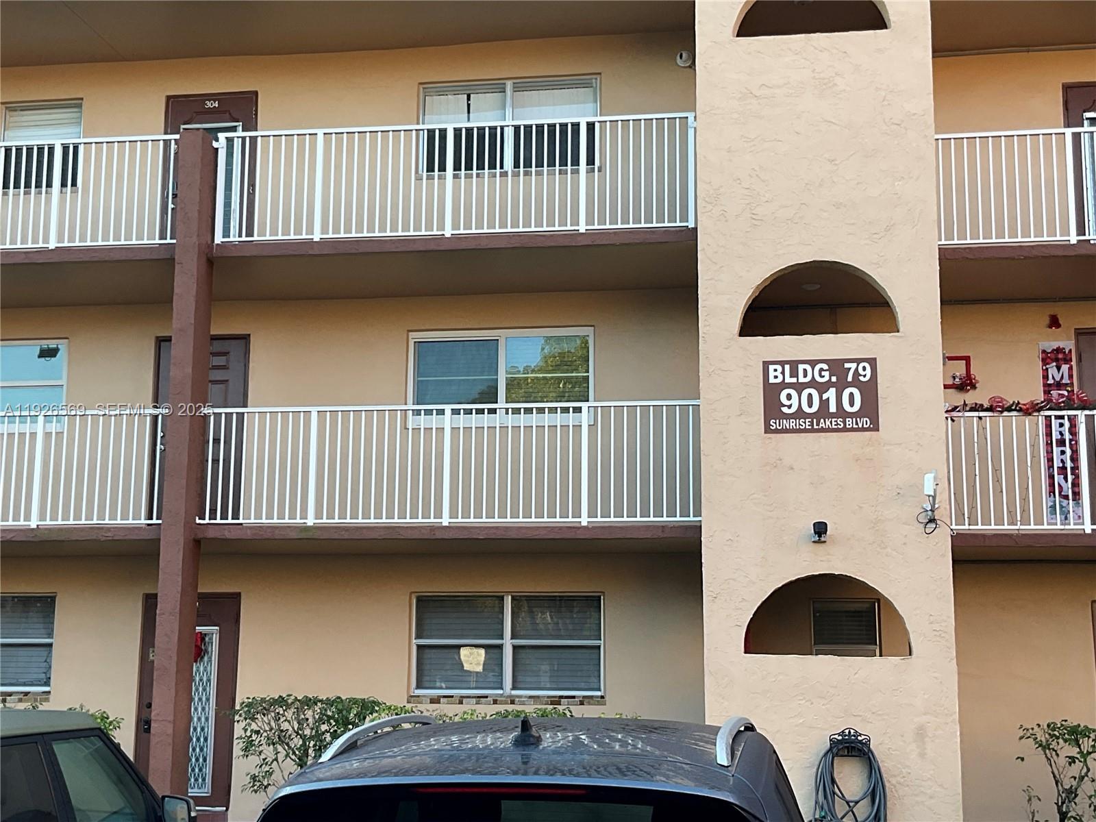 9010 Sunrise Lakes Blvd # 304, Sunrise FL 33322
