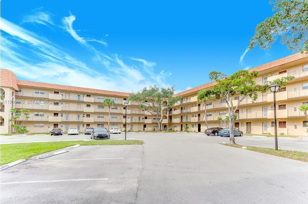 6301 N Falls Cir Dr # 313, Lauderhill FL 33319