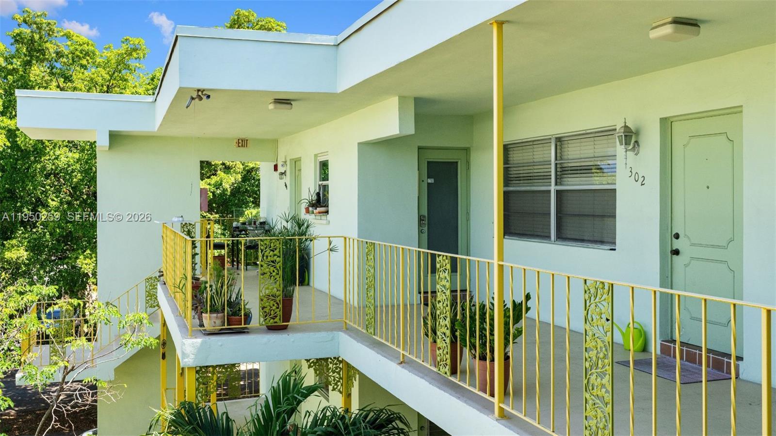2031 Dewey St # 302, Hollywood FL 33020