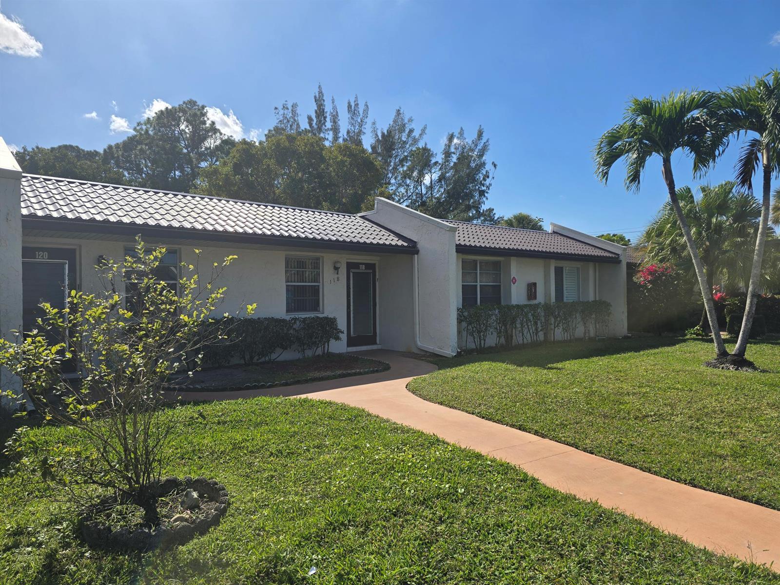 118 Lake Olive Drive, West Palm Beach FL 33411