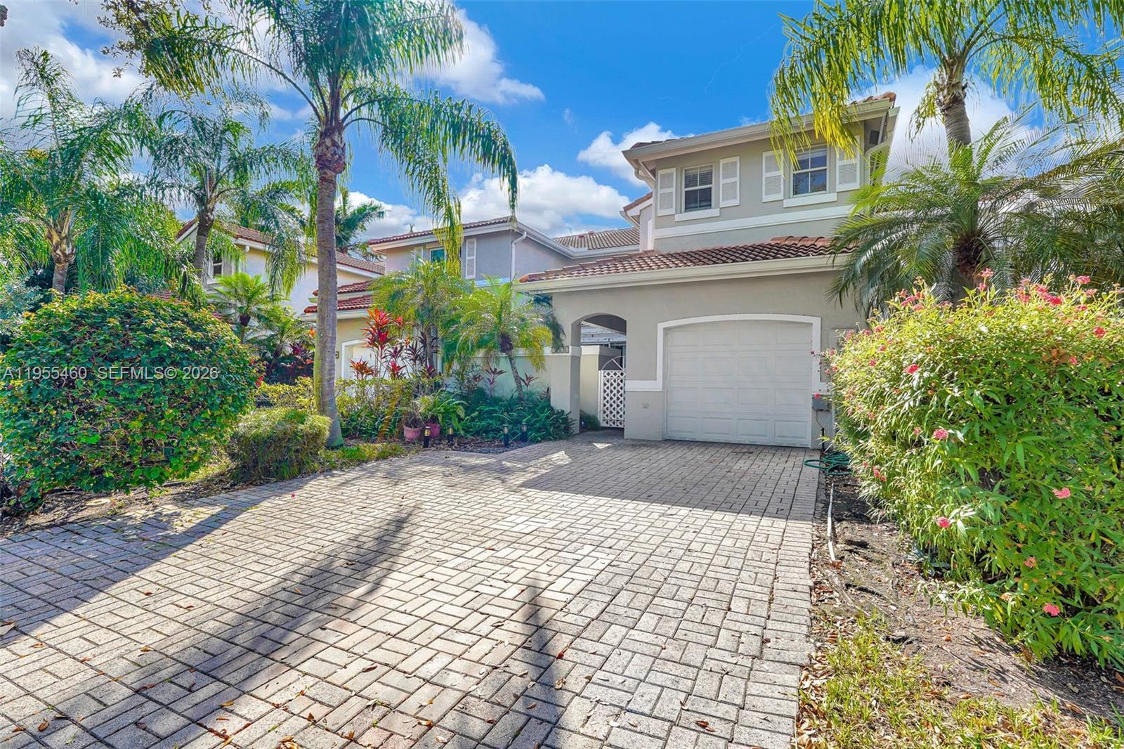1120 Cliffrose St, Hollywood FL 33019