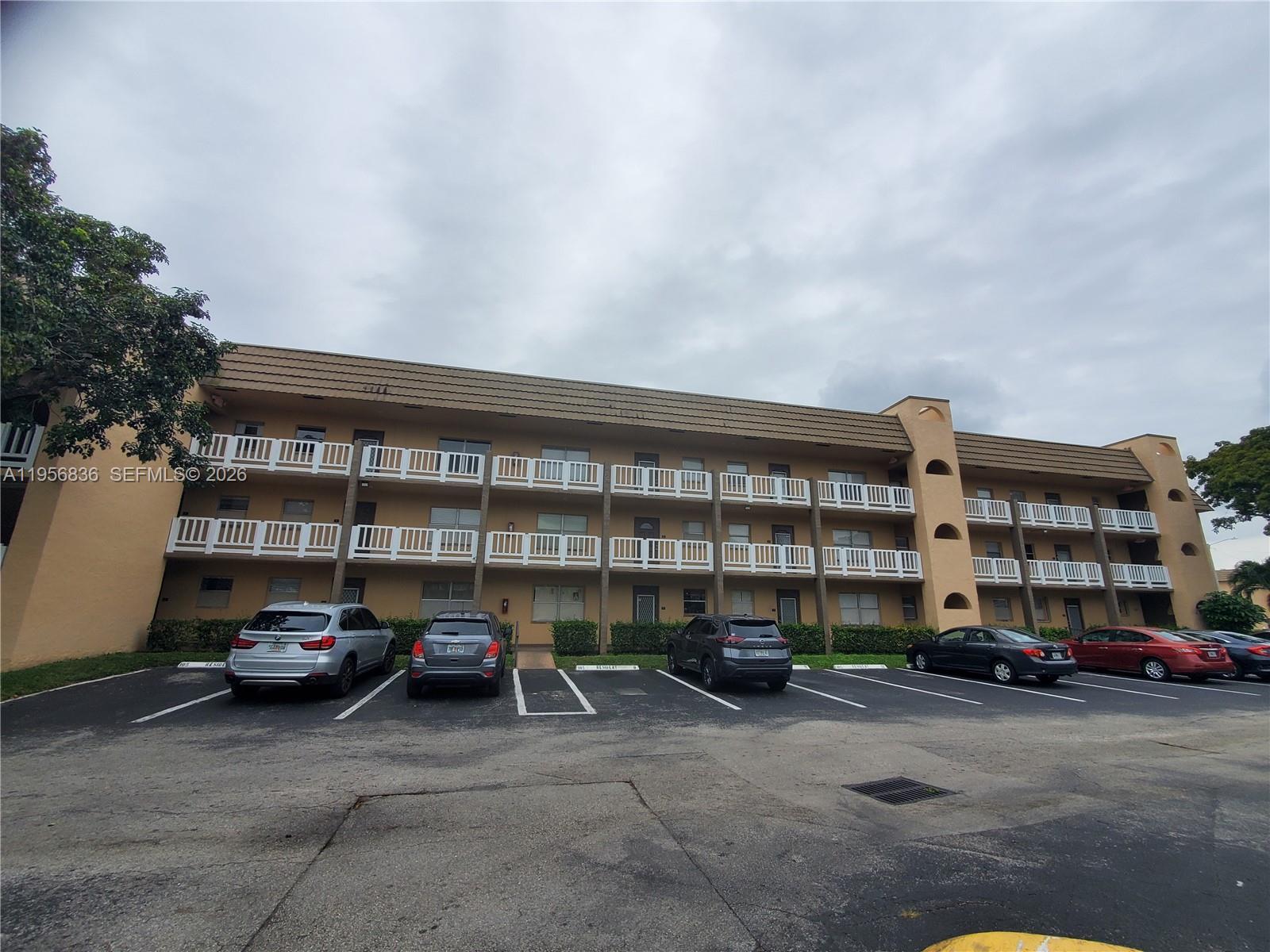 9360 Sunrise Lakes Blvd # 102, Sunrise FL 33322