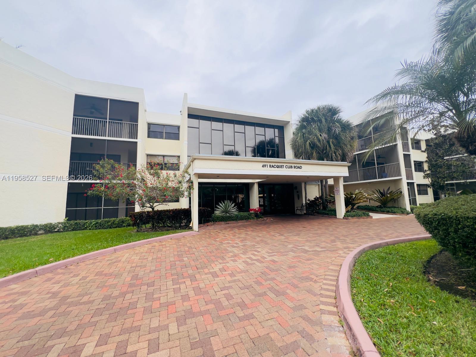 491 Racquet Club Rd # 211, Weston FL 33326