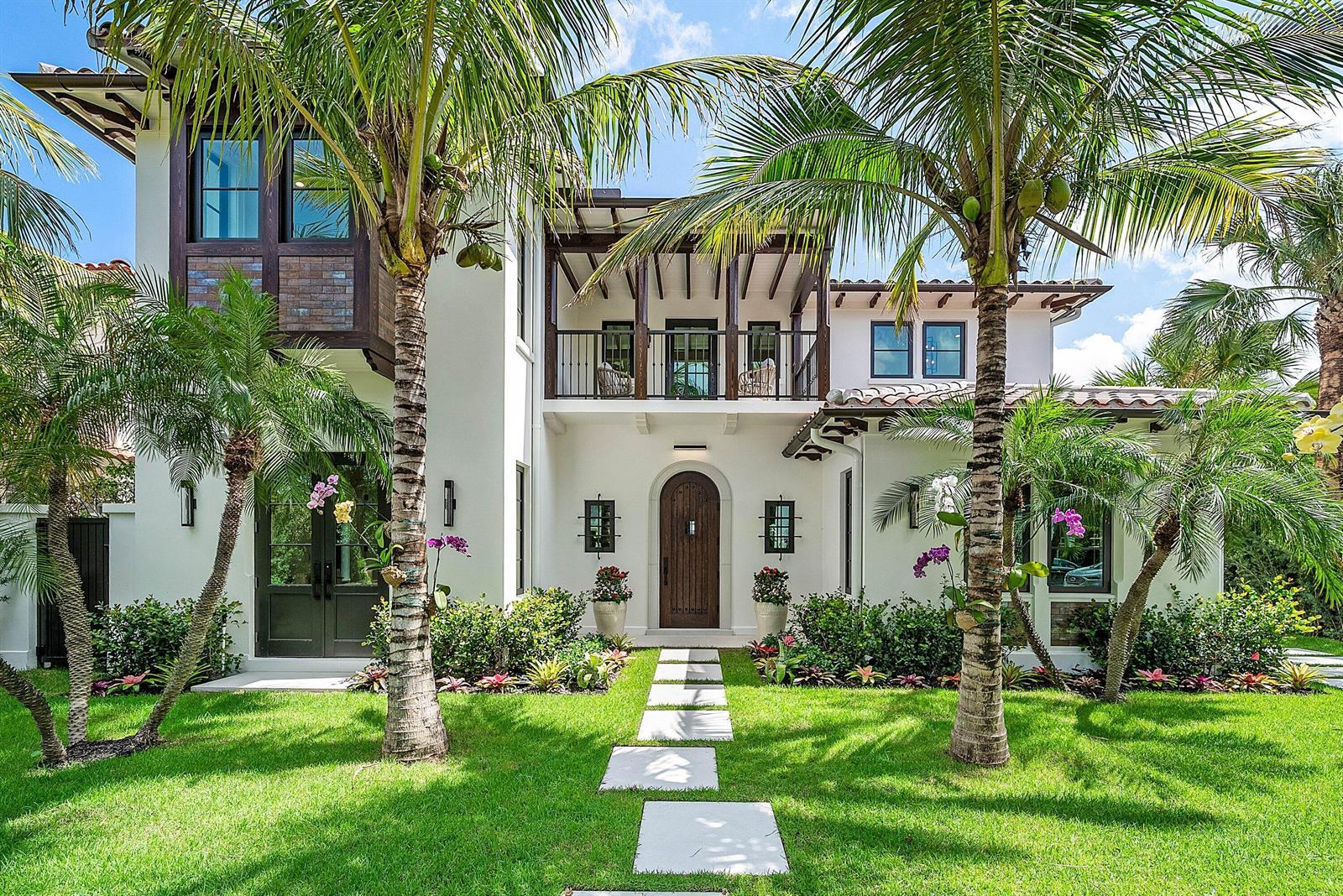 230 Pershing Way, West Palm Beach FL 33401